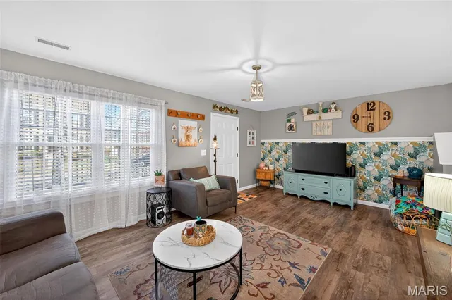 $277,000 | 431 Wild Oak Drive, O'Fallon, MO 63368