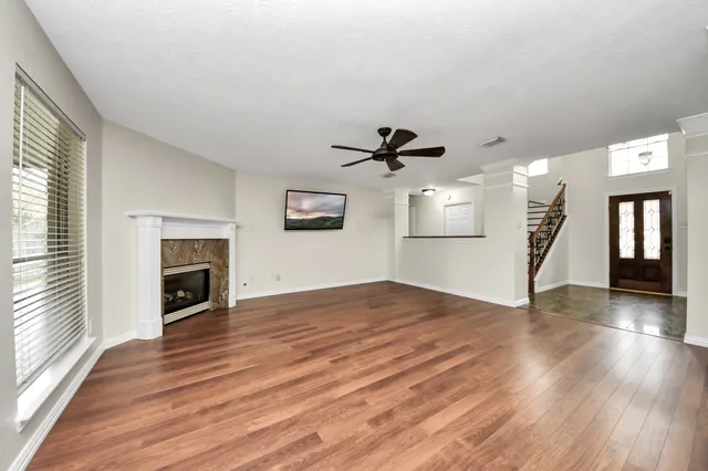 $2,650 | 1024 Glenview Drive, Pearland, TX 77581