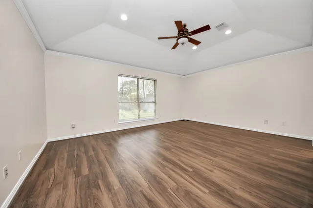 $2,650 | 1024 Glenview Drive, Pearland, TX 77581