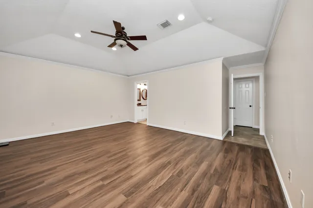 $2,650 | 1024 Glenview Drive, Pearland, TX 77581