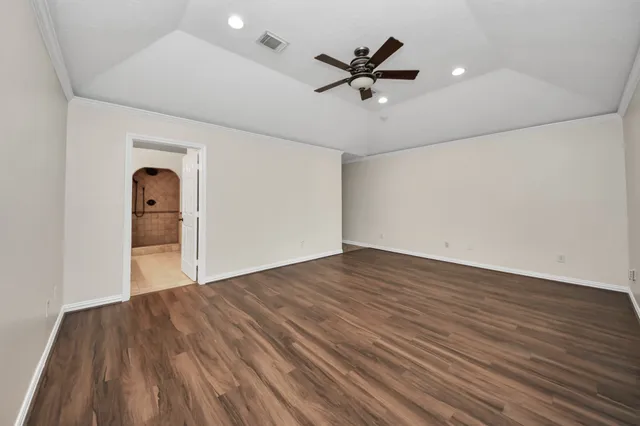 $2,650 | 1024 Glenview Drive, Pearland, TX 77581