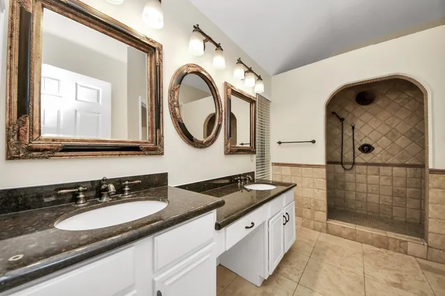 $2,650 | 1024 Glenview Drive, Pearland, TX 77581