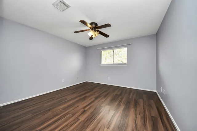 $2,650 | 1024 Glenview Drive, Pearland, TX 77581