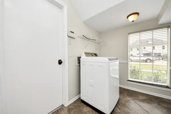 $2,550 | 1024 Glenview Drive, Pearland, TX 77581