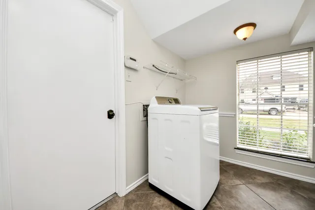 $2,650 | 1024 Glenview Drive, Pearland, TX 77581