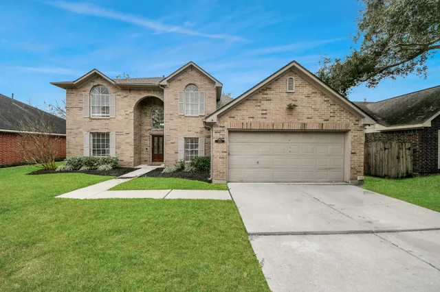 $2,650 | 1024 Glenview Drive, Pearland, TX 77581