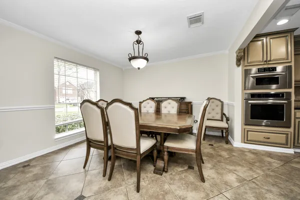$2,550 | 1024 Glenview Drive, Pearland, TX 77581