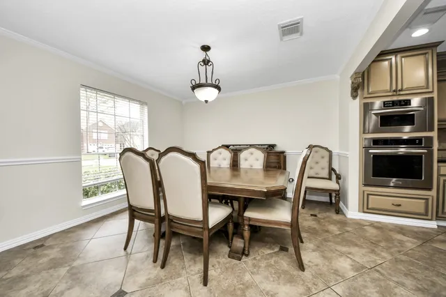 $2,650 | 1024 Glenview Drive, Pearland, TX 77581