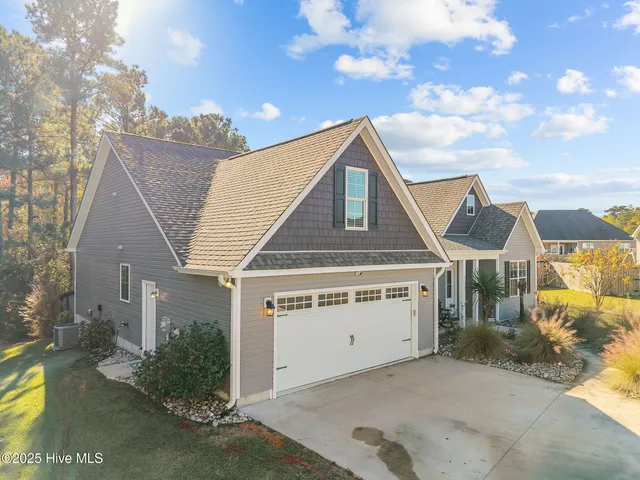 $375,000 | 506 Diamond Ridge Court, Hubert, NC 28539