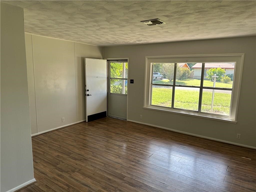 107 Melba Drive Portland, TX 78374 - Photo 2 of 11