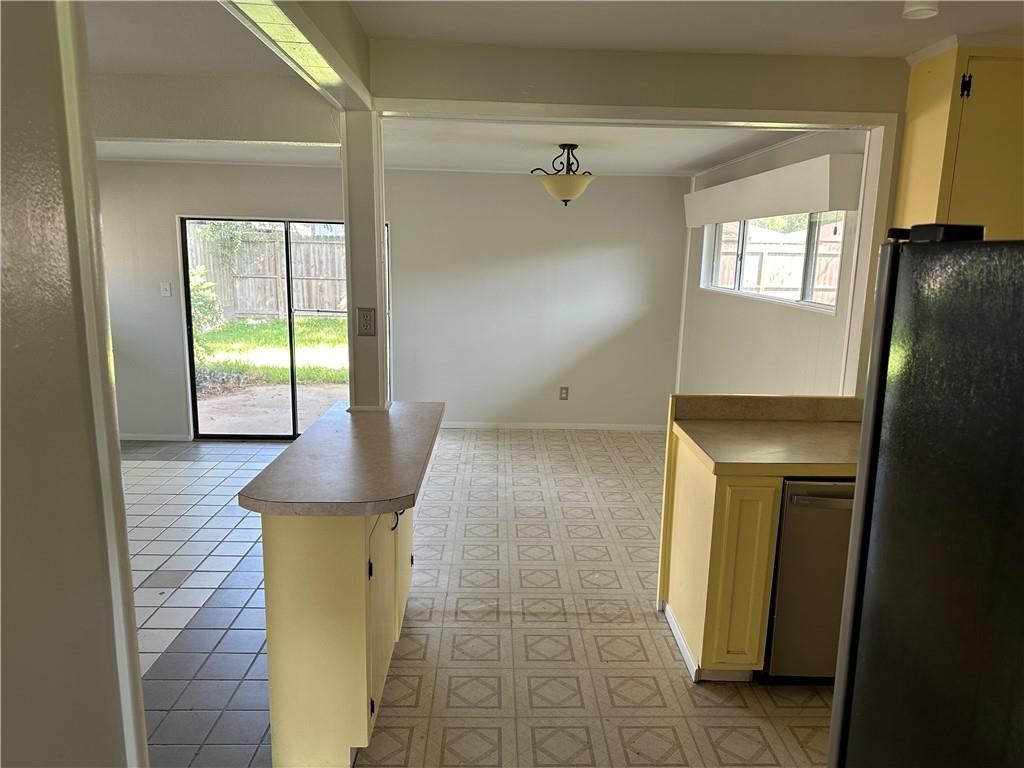 107 Melba Drive Portland, TX 78374 - Photo 4 of 11