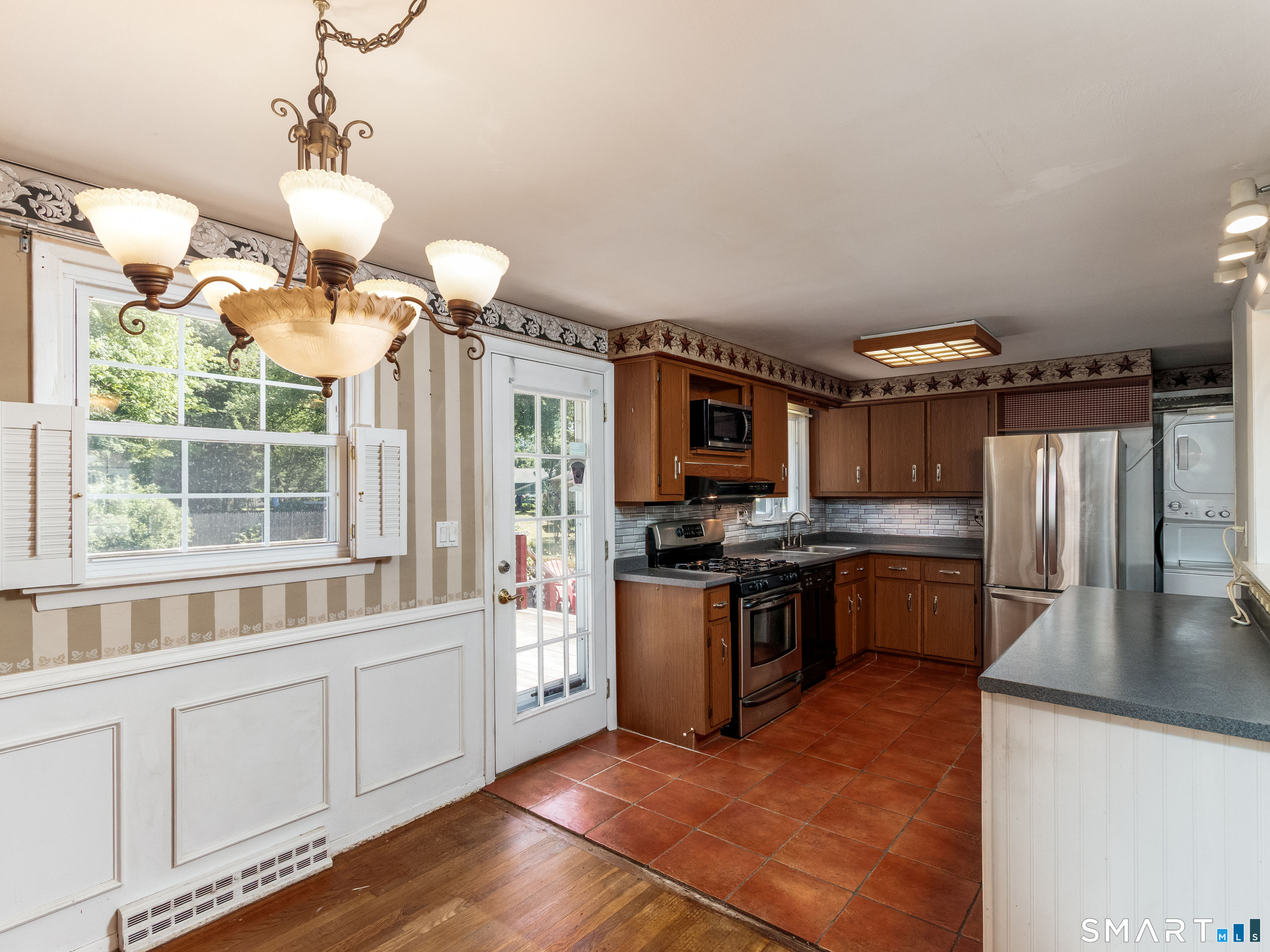 176 Clintonville Road North Haven, CT 06473 - Photo 13 of 38