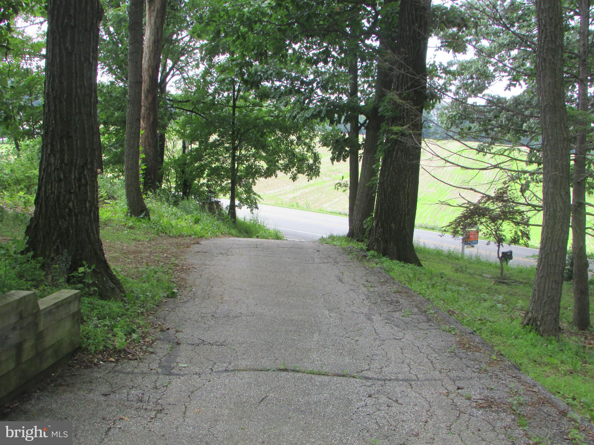 2301 Albert Rill Road Hampstead, MD 21074 - Photo 2 of 23 Driveway