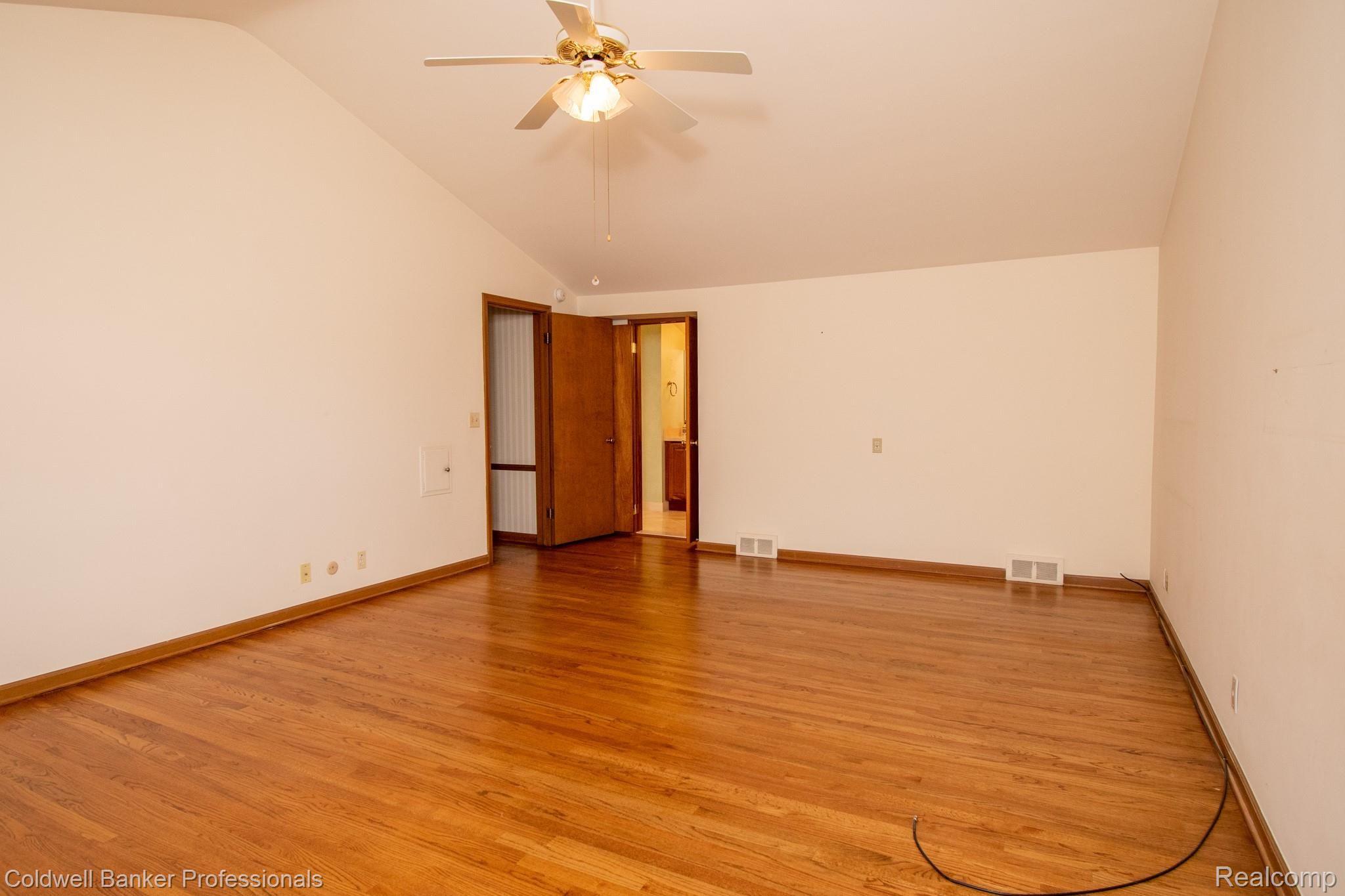 65 South Duval Road Grosse Pointe, MI 48236 - Photo 19 of 40 20200511-DSC_6143.jpg