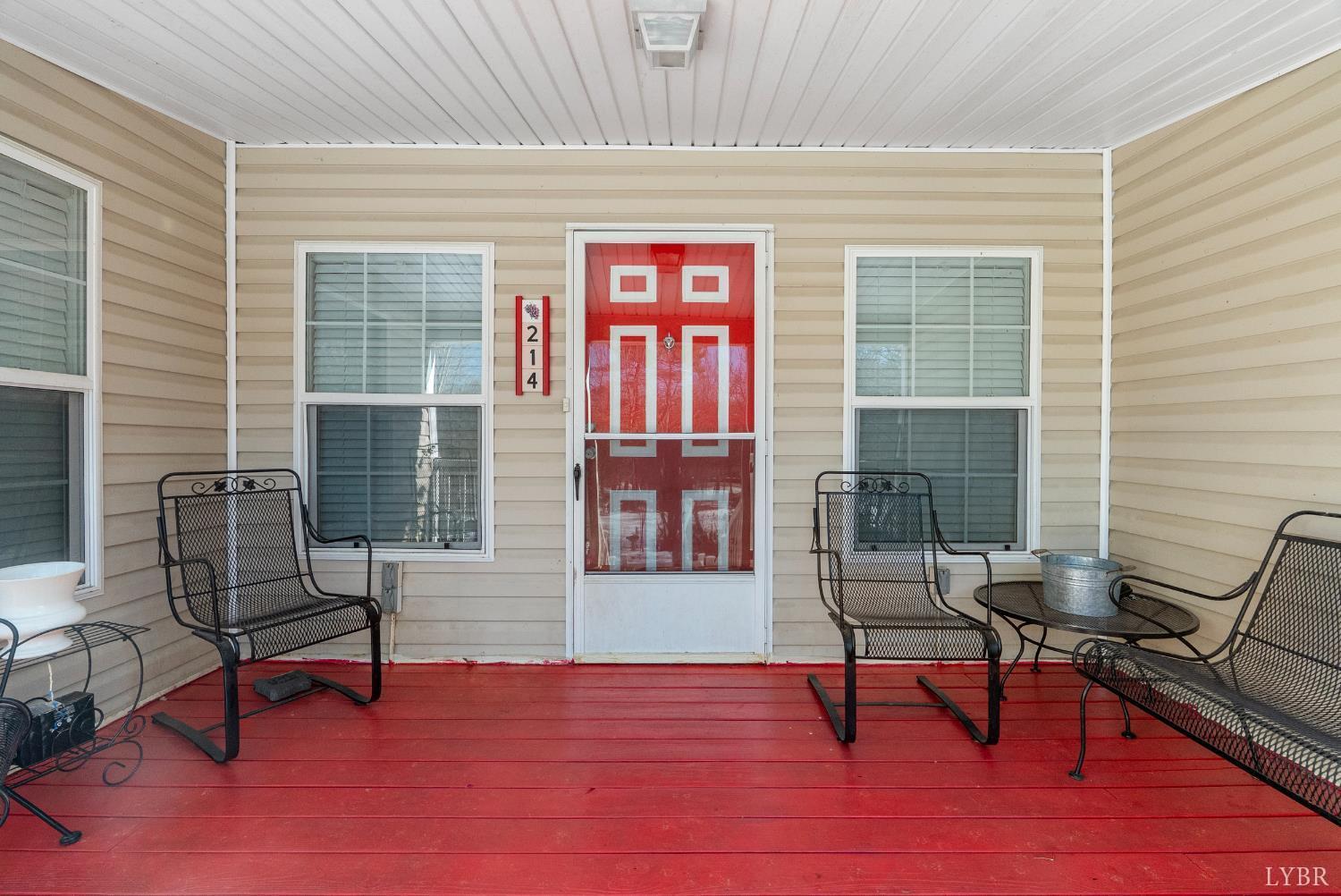 214 Victoria Drive Amherst, VA 24521 - Photo 2 of 33