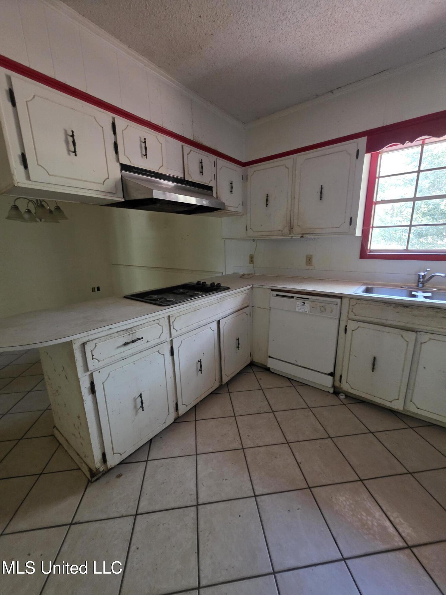 619 Highway 29 Wiggins, MS 39577 - Photo 4 of 13 20251027_122310