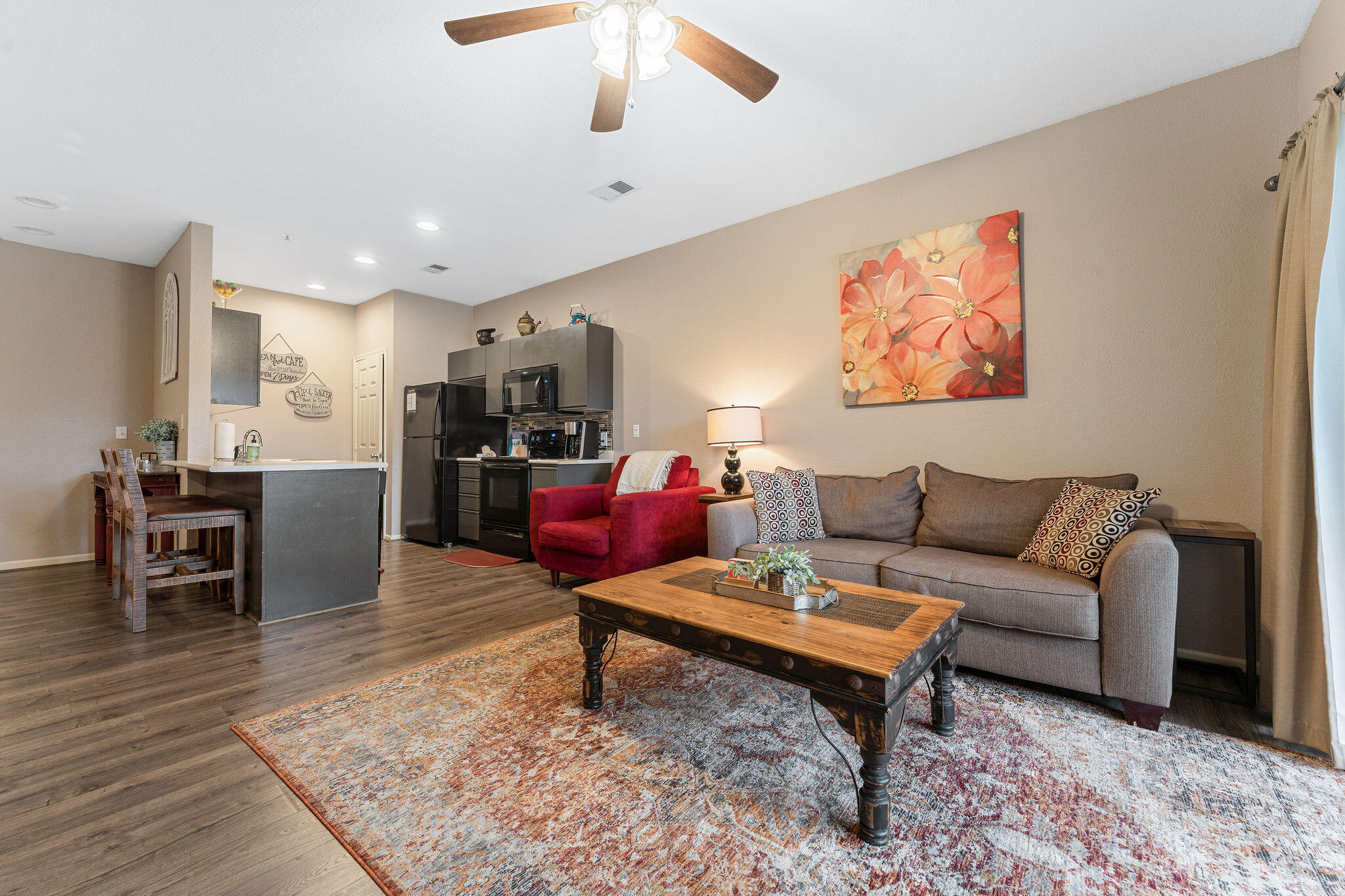 813 Holiday Ridge, Unit 3 Branson, MO 65616 - Photo 8 of 27 Living Room/Kitchen