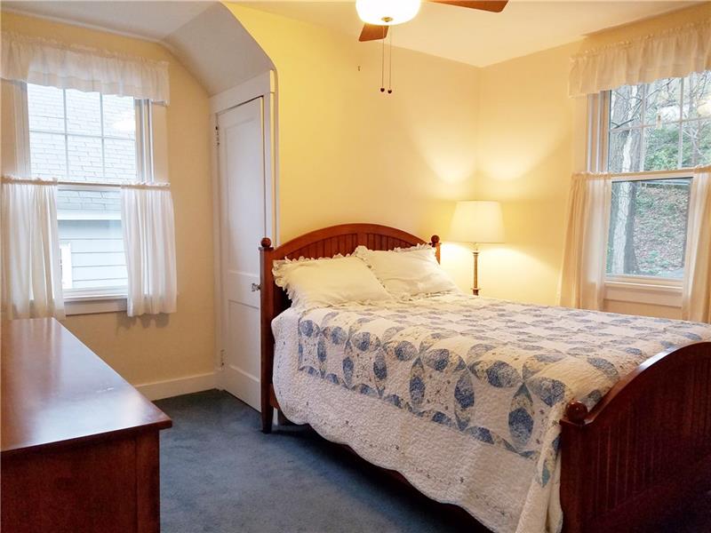 502 Walnut Road Pittsburgh, PA 15202 - Photo 14 of 23 Bedroom