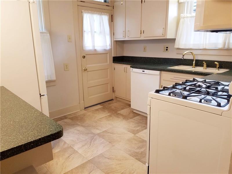 502 Walnut Road Pittsburgh, PA 15202 - Photo 8 of 23 Kitchen