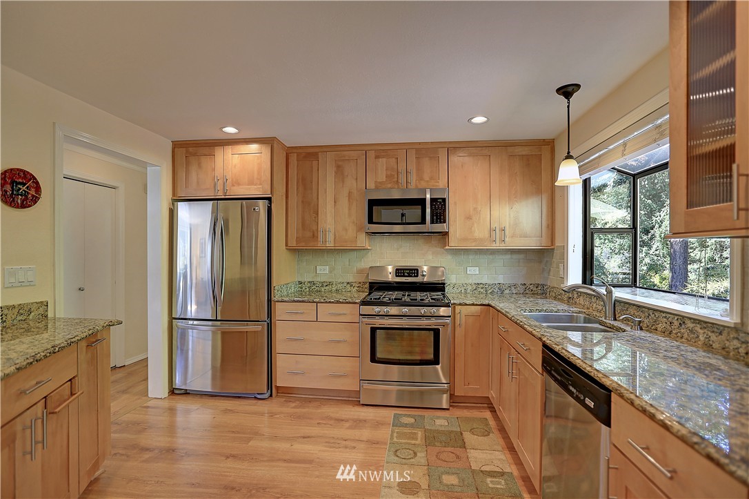2144 North 178th Street Shoreline, WA 98133 - Photo 7 of 23