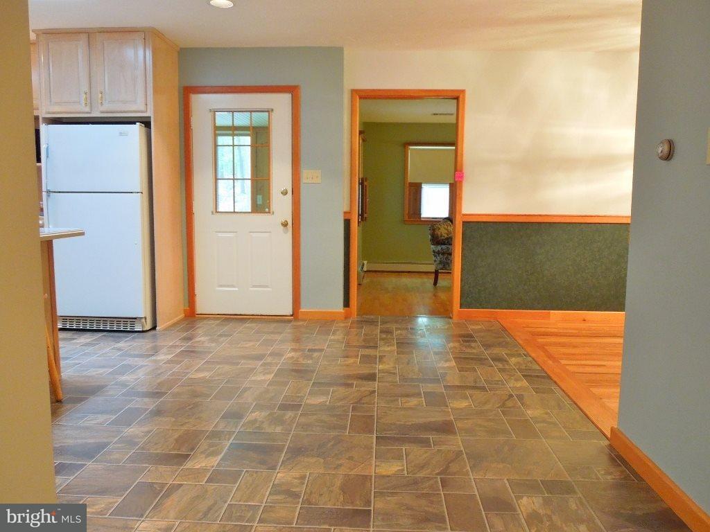 6076 Pigeon Hill Road Spring Grove, PA 17362 - Photo 8 of 36