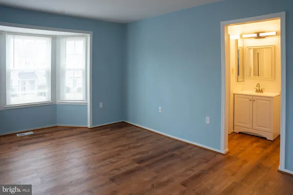 $2,850 | 8654 Venoy Court, Alexandria, VA 22309