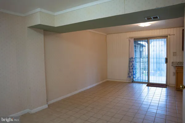 $2,850 | 8654 Venoy Court, Alexandria, VA 22309