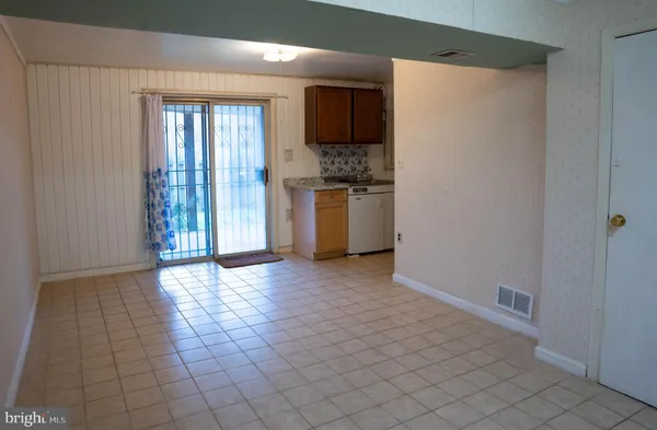 $2,850 | 8654 Venoy Court, Alexandria, VA 22309