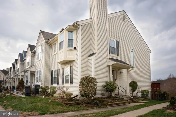 $2,850 | 8654 Venoy Court, Alexandria, VA 22309