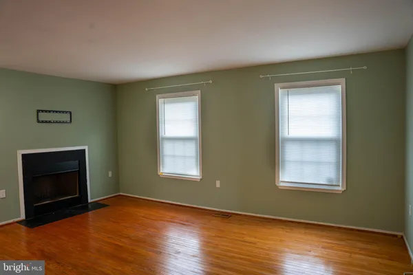 $2,850 | 8654 Venoy Court, Alexandria, VA 22309