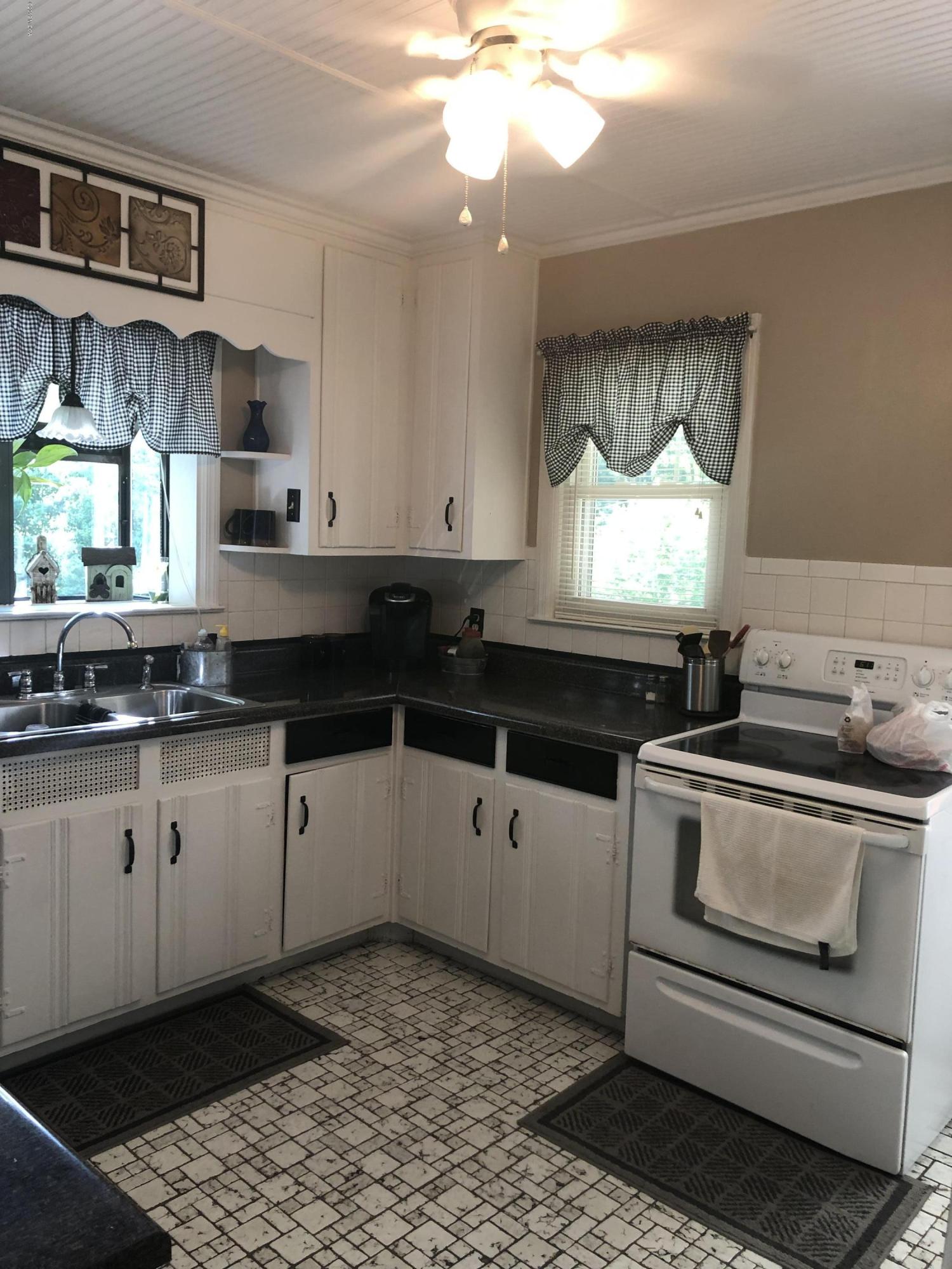 662 Forest Hill Road Macon, GA 31210 - Photo 2 of 23 IMG_1497