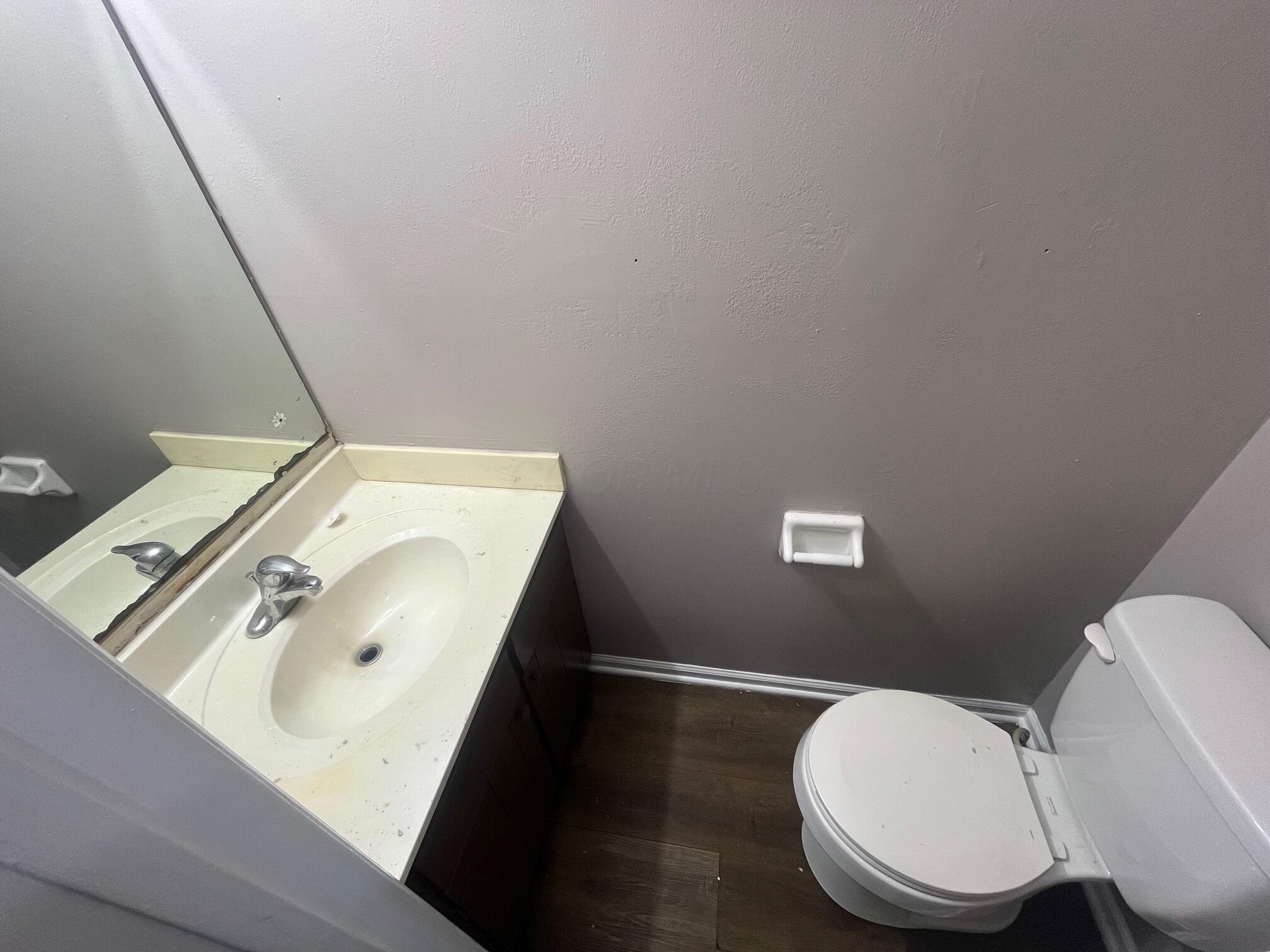 2621 Woodsedge Road Columbus, OH 43224 - Photo 7 of 13
