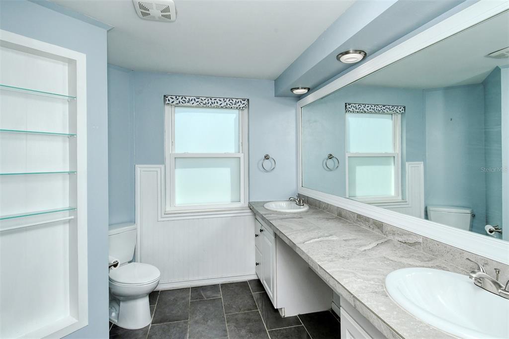 2512 Post Road Sarasota, FL 34231 - Photo 16 of 26