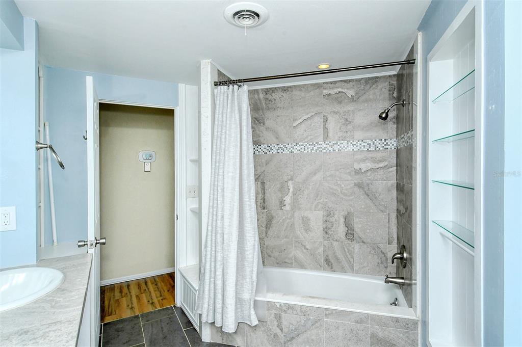 2512 Post Road Sarasota, FL 34231 - Photo 17 of 26