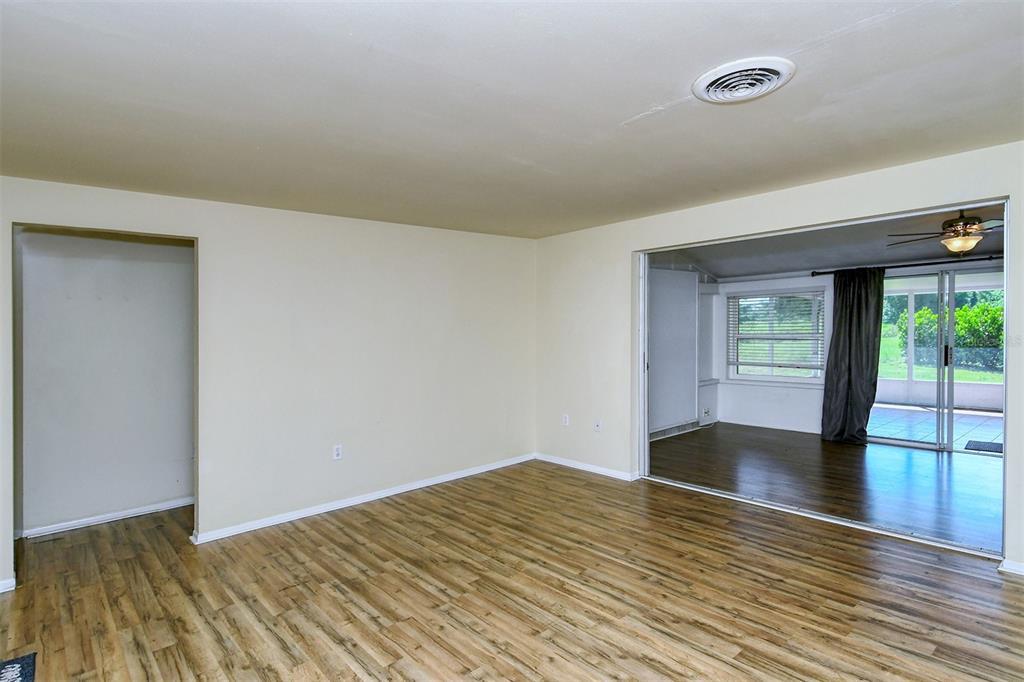 2512 Post Road Sarasota, FL 34231 - Photo 4 of 26