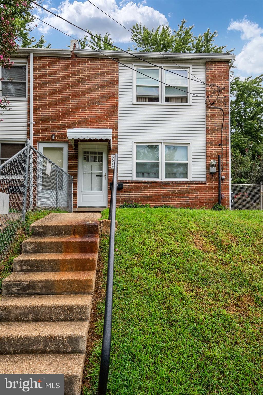 3314 Kessler Court Baltimore, MD 21227 - Photo 2 of 25