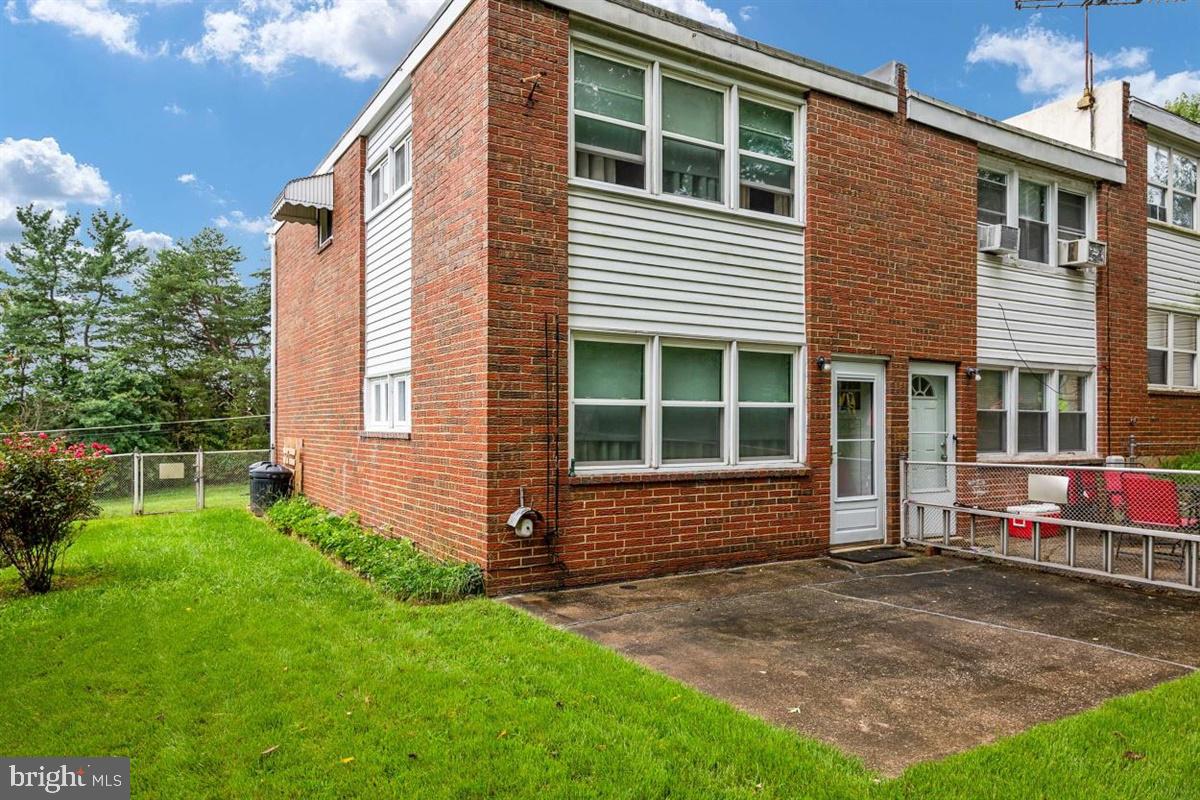 3314 Kessler Court Baltimore, MD 21227 - Photo 23 of 25 Side yard