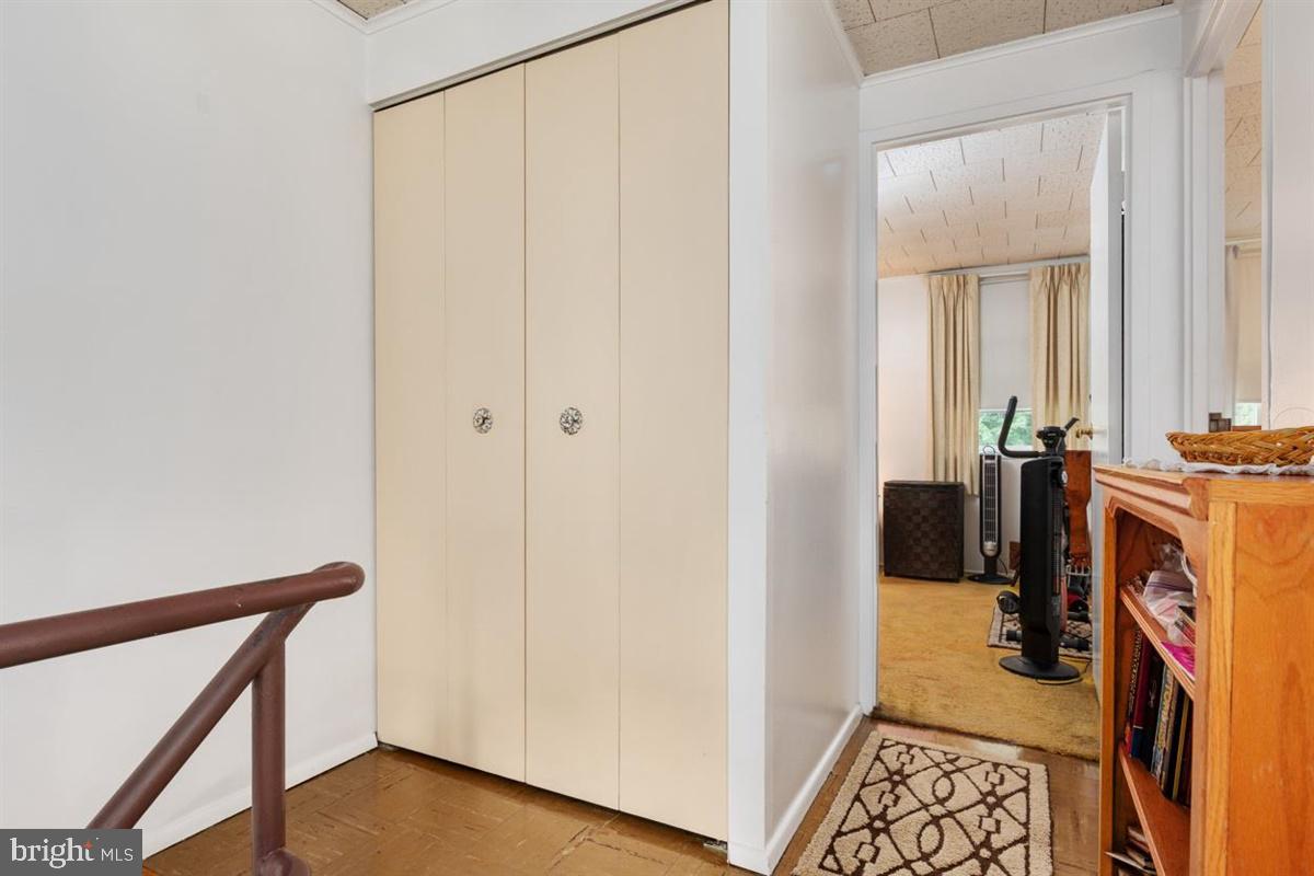 3314 Kessler Court Baltimore, MD 21227 - Photo 9 of 25 Upstairs Hallway