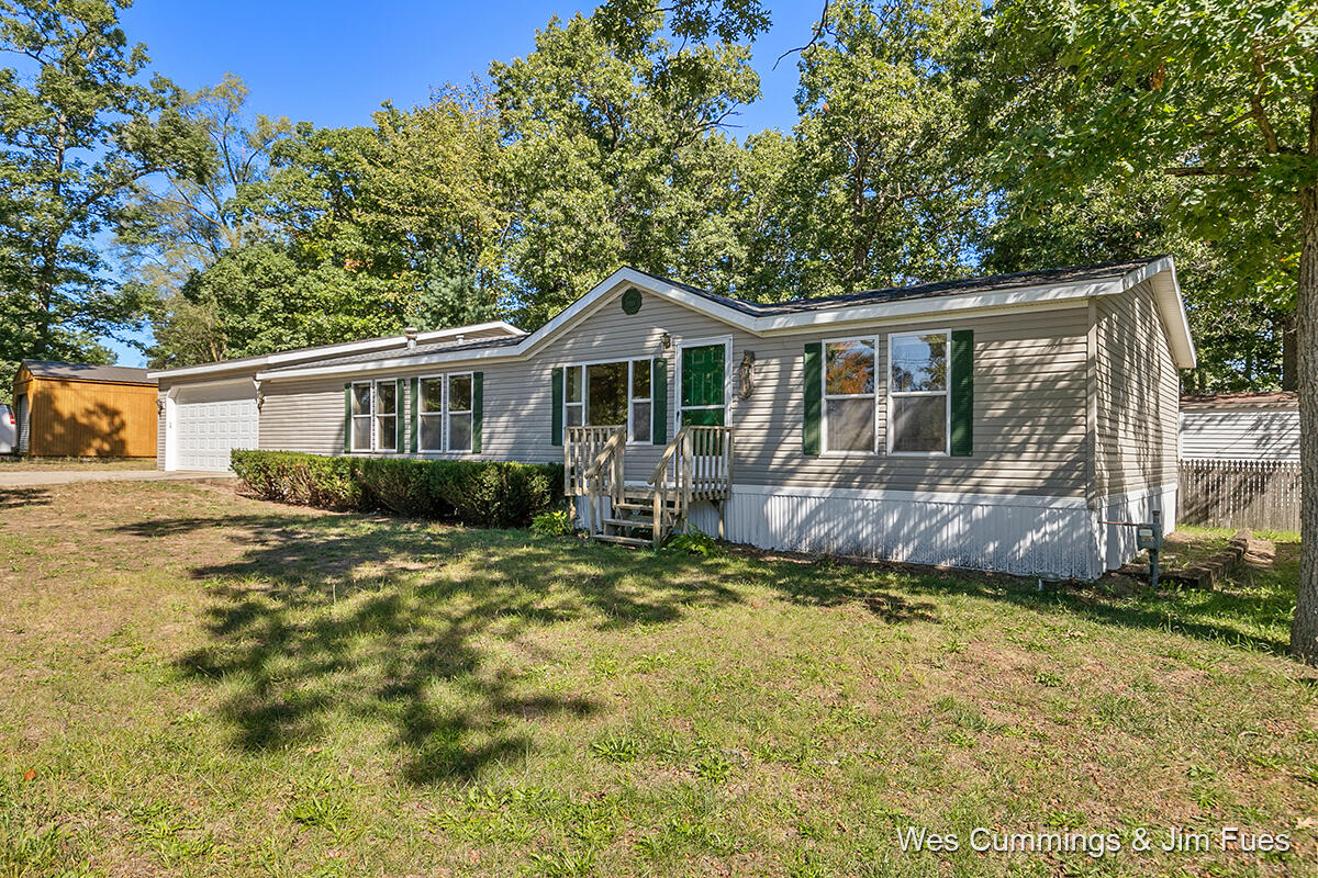 2712 West Long Lake Road Orleans, MI 48865 - Photo 4 of 33 IMG_1001