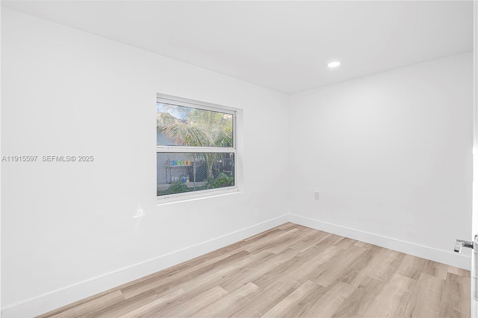 216 Northeast 160th Street Miami, FL 33162 - Photo 15 of 31