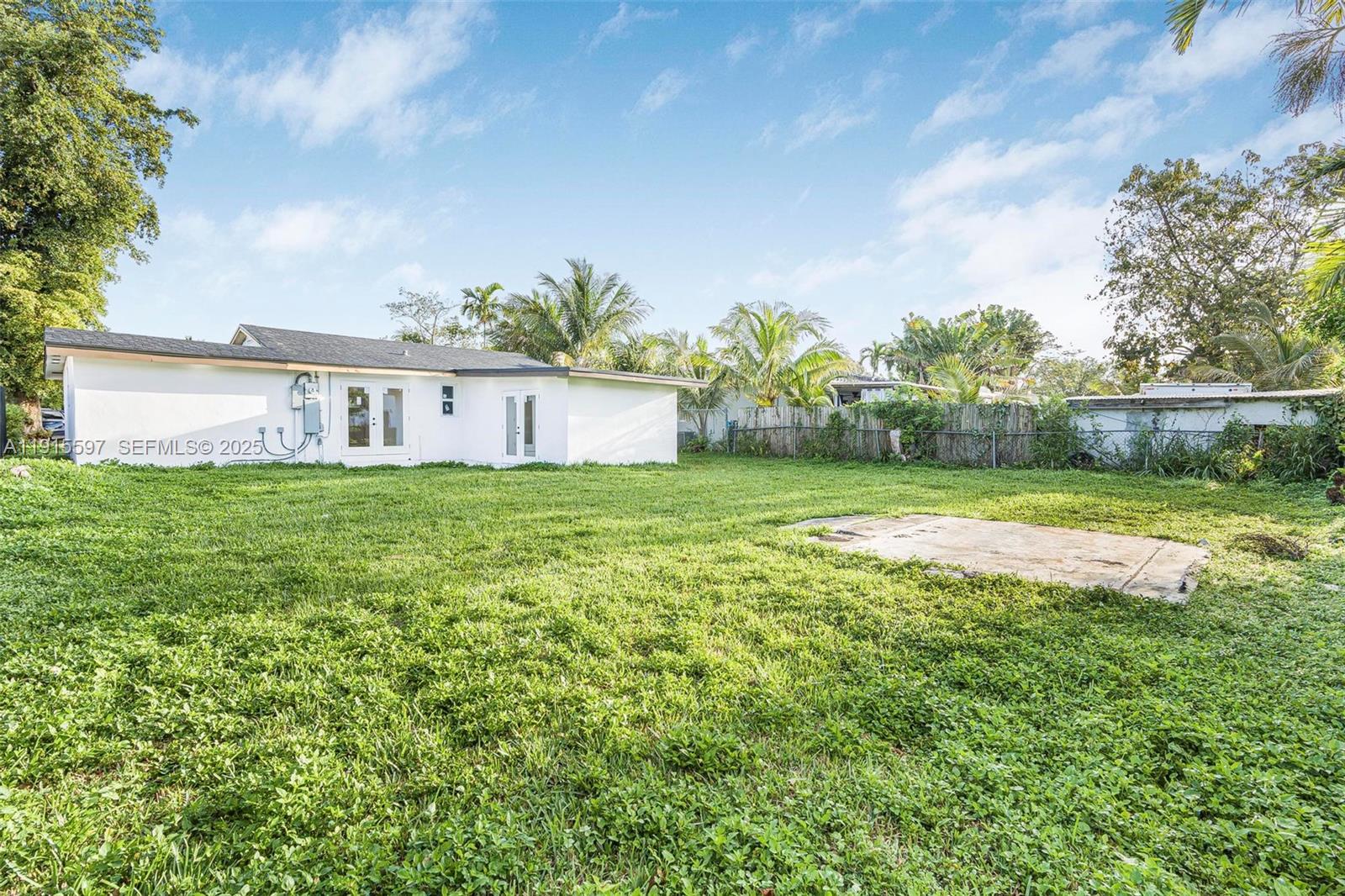 216 Northeast 160th Street Miami, FL 33162 - Photo 26 of 31