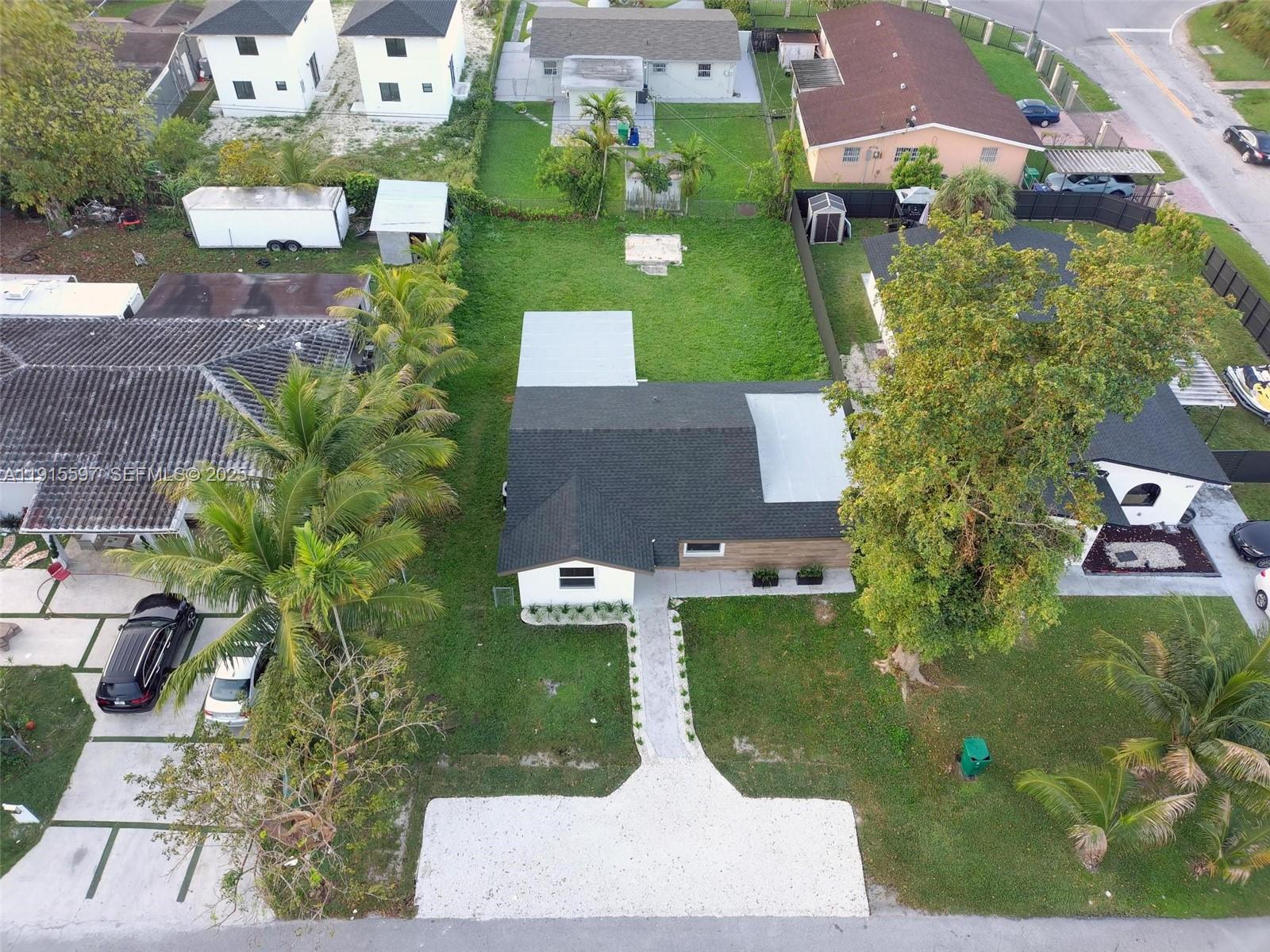 216 Northeast 160th Street Miami, FL 33162 - Photo 27 of 31