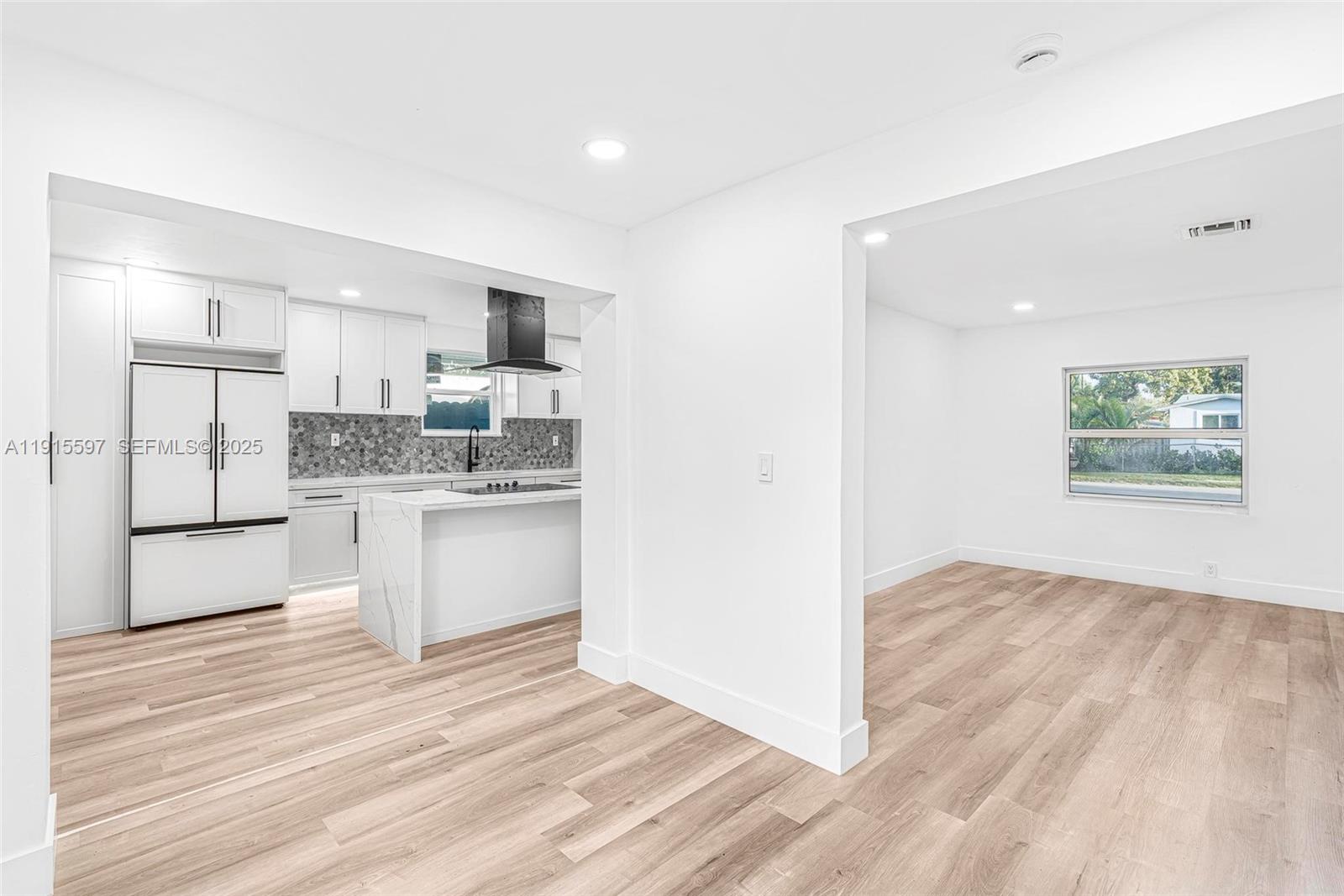 216 Northeast 160th Street Miami, FL 33162 - Photo 10 of 31