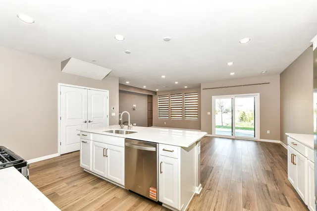 $2,395 | 3277 Haflinger Drive, Zionsville, IN 46077