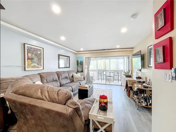 $3,800 | 460 Paradise Isle Boulevard, Unit 205, Hallandale Beach, FL 33009