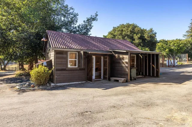 $3,100,000 | 1375 Gossage Avenue, Petaluma, CA 94952