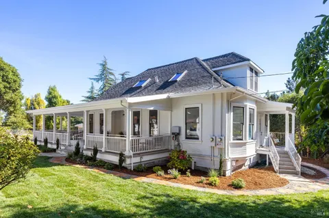 $3,100,000 | 1375 Gossage Avenue, Petaluma, CA 94952