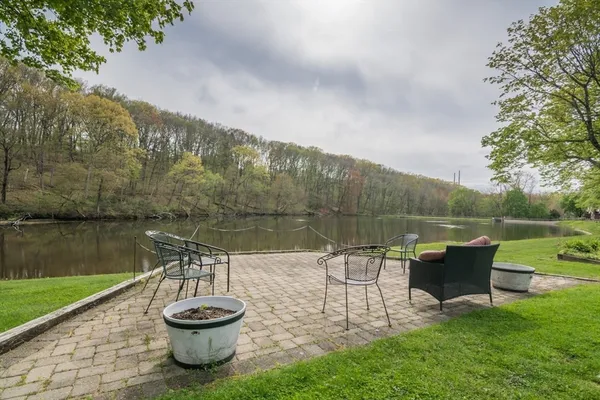 $199,000 | 20 Lawrence Avenue, Unit 32C, South Hadley, MA 01075