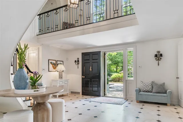 $2,739,000 | 62 Woodley Road, Winnetka, IL 60093