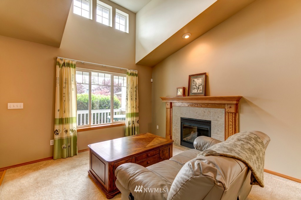4226 154th Place Southeast Bothell, WA 98012 - Photo 3 of 21 Gallery Image 3